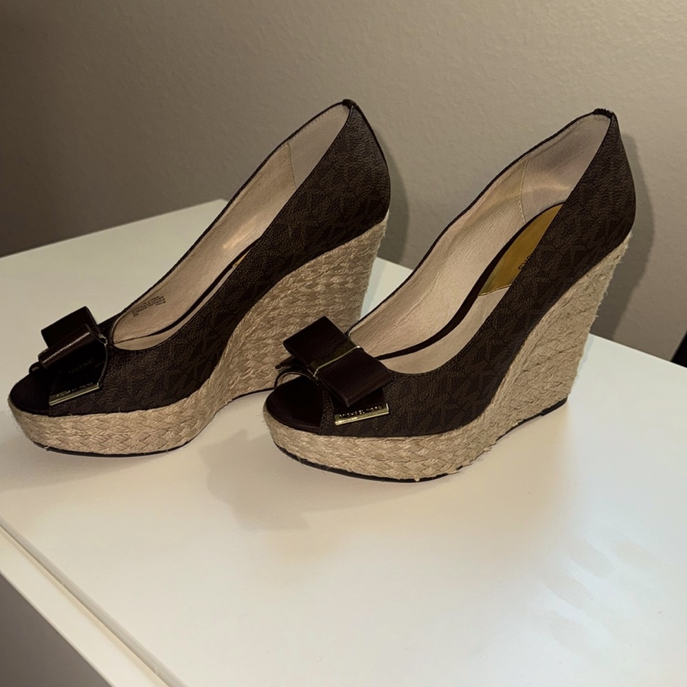 4” wedges
